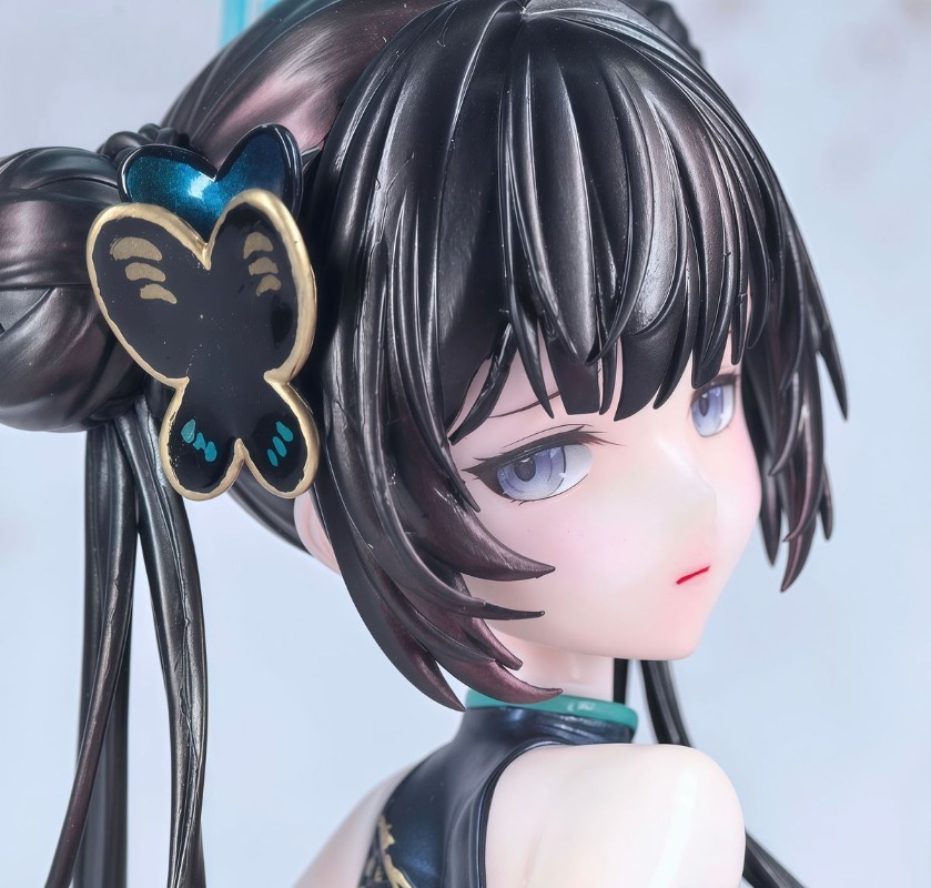 Figura de Resina Premium Blue  - Desk Setup With Tv reseña y precio