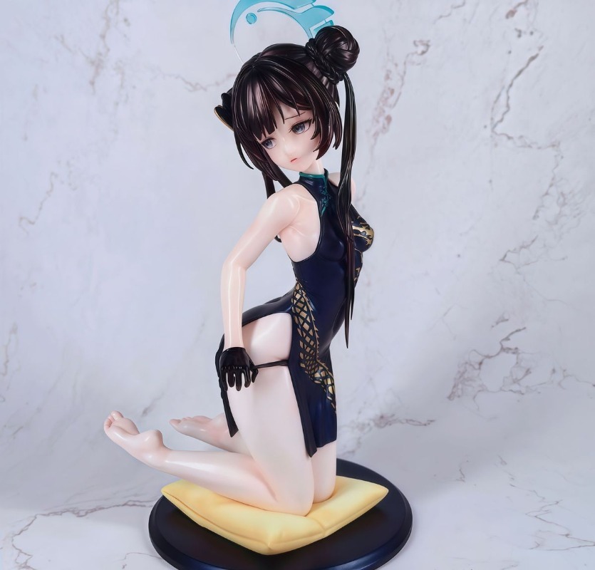Figura de Resina Premium Blue  - Desk Setup With Tv reseña y precio